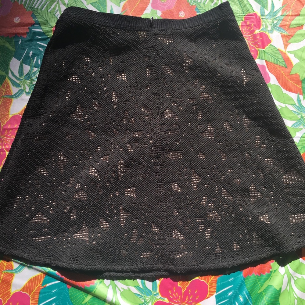 Ann Taylor black & nude skirt - Picture 2 of 4